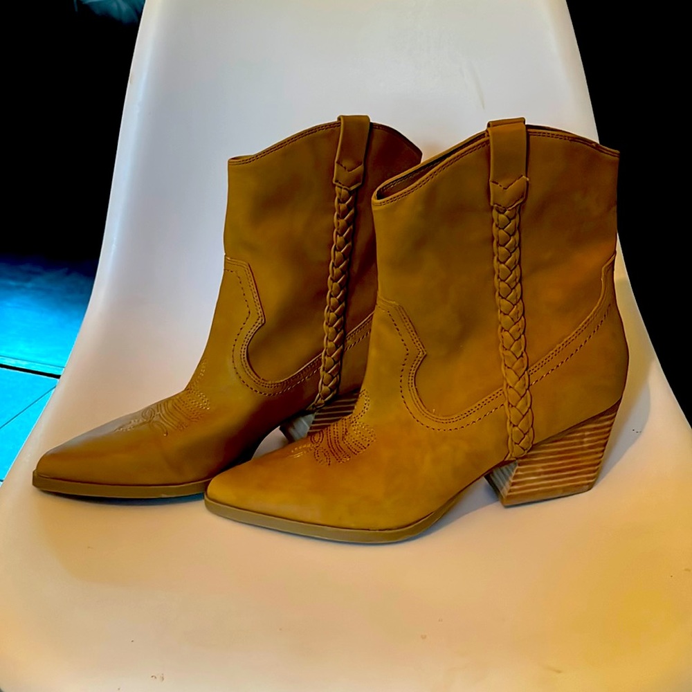 Dolce vita western boots